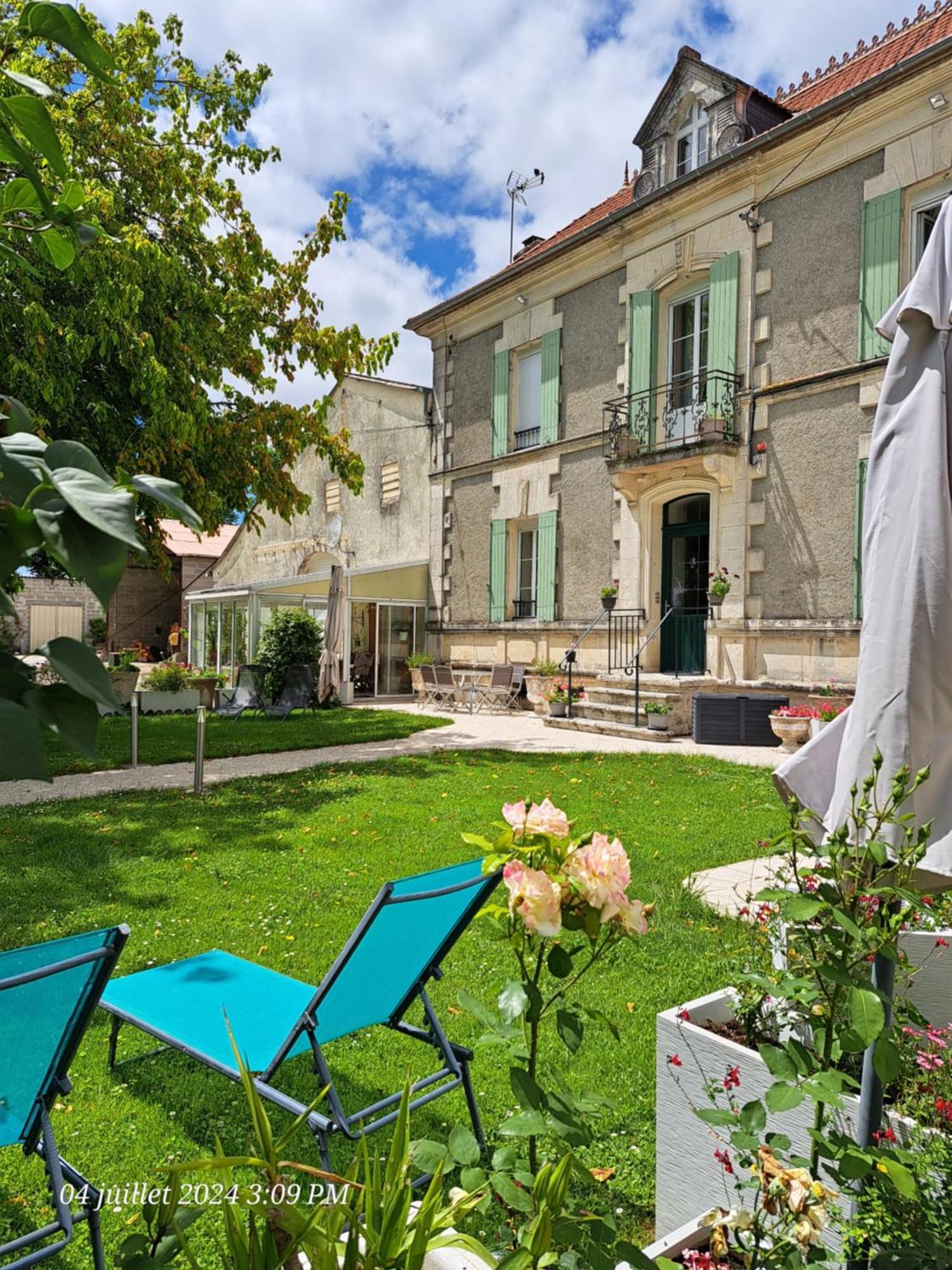 La Metairie Au Milieu Des Vignes Apartment Reaux Exterior photo