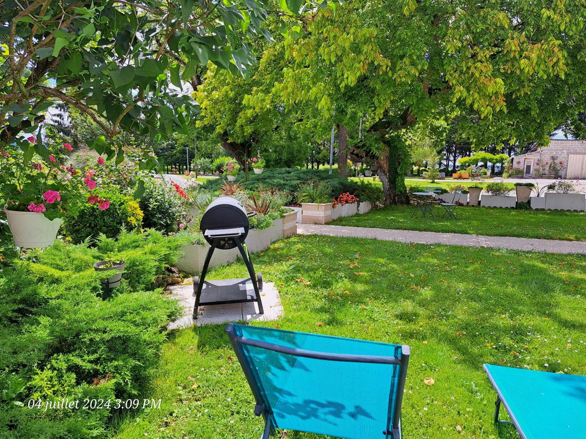 La Metairie Au Milieu Des Vignes Apartment Reaux Exterior photo