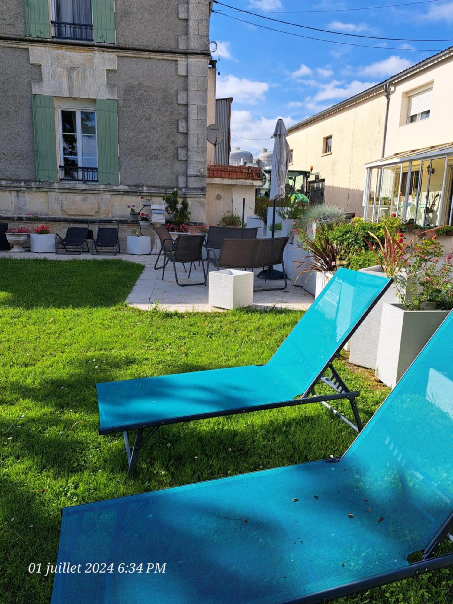 La Metairie Au Milieu Des Vignes Apartment Reaux Exterior photo